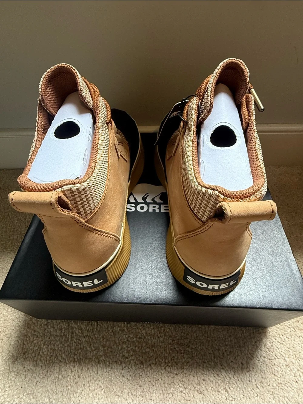Sorel Out N About™ IV Women's Waterproof Boots in Black & Tan